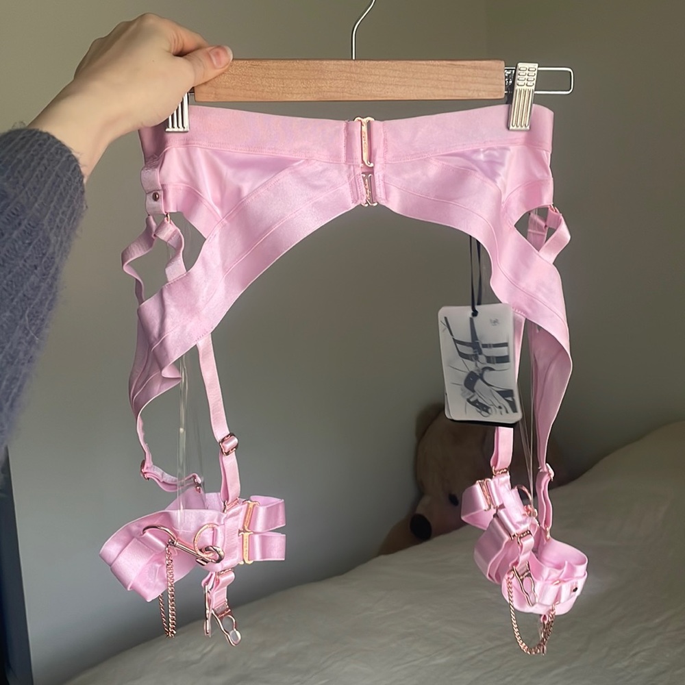 Honey Birdette Kukuro Pink Garter💕